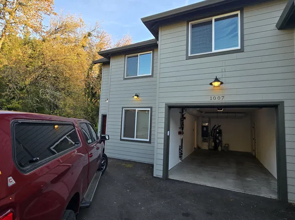 1007 NW Ashcreek Ln, Portland, OR 97229
