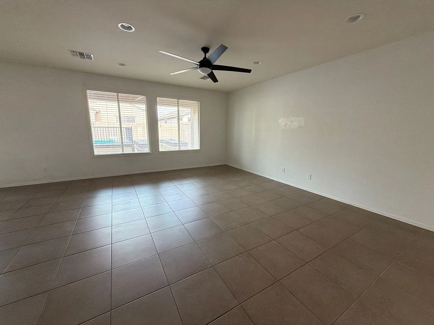 4 bed, 3.0 bath, 2105 sqft, $2,100 — Photo 3