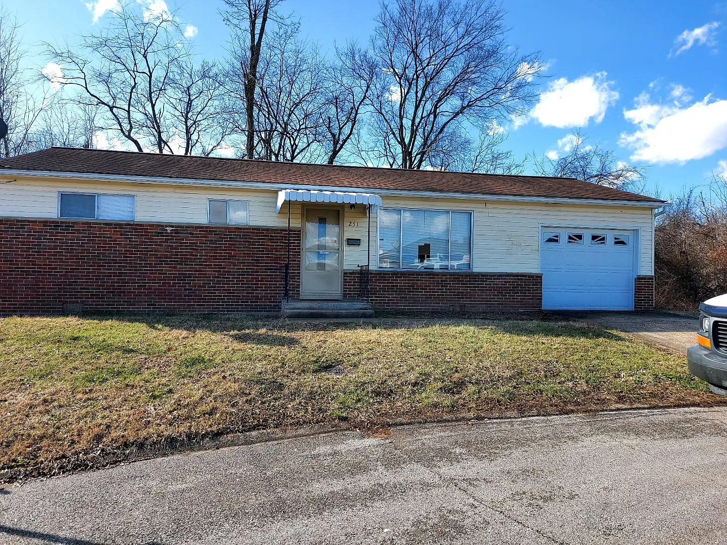 251 Clemm St photo 1
