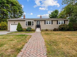 9 Eileen Dr, North Kingstown, RI 02852