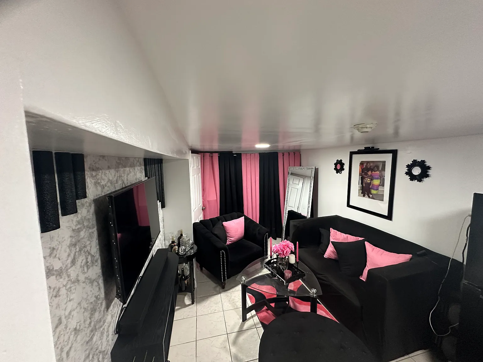 2 bed, $1,400 — Photo 1