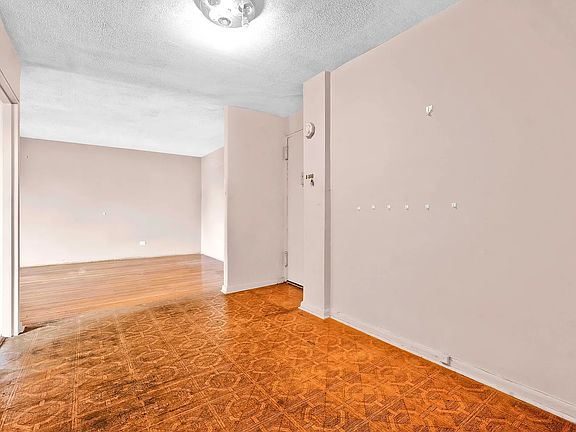 4th image of 2910 137th St APT 5J