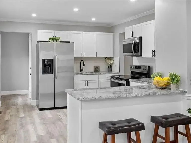 212 Greene St — Photo 10