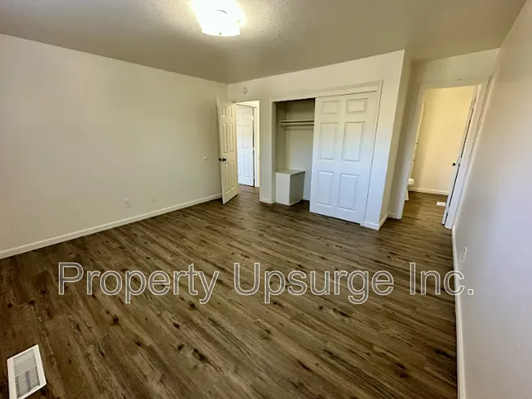 1063 Del Sol Pl #B — Photo 8