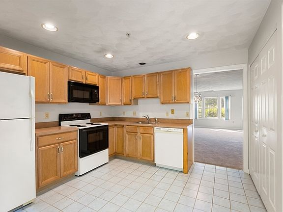 5th image of 396 Boston Rd APT 302