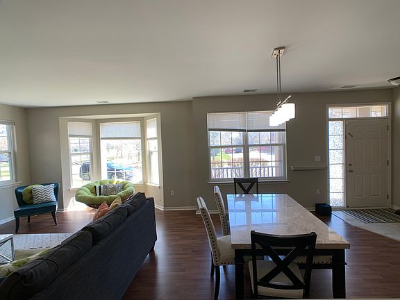4th image of 3930 Elizabeth Ave #203