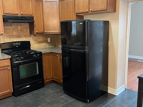 2nd image of 467 Tacoma Ave APT 2