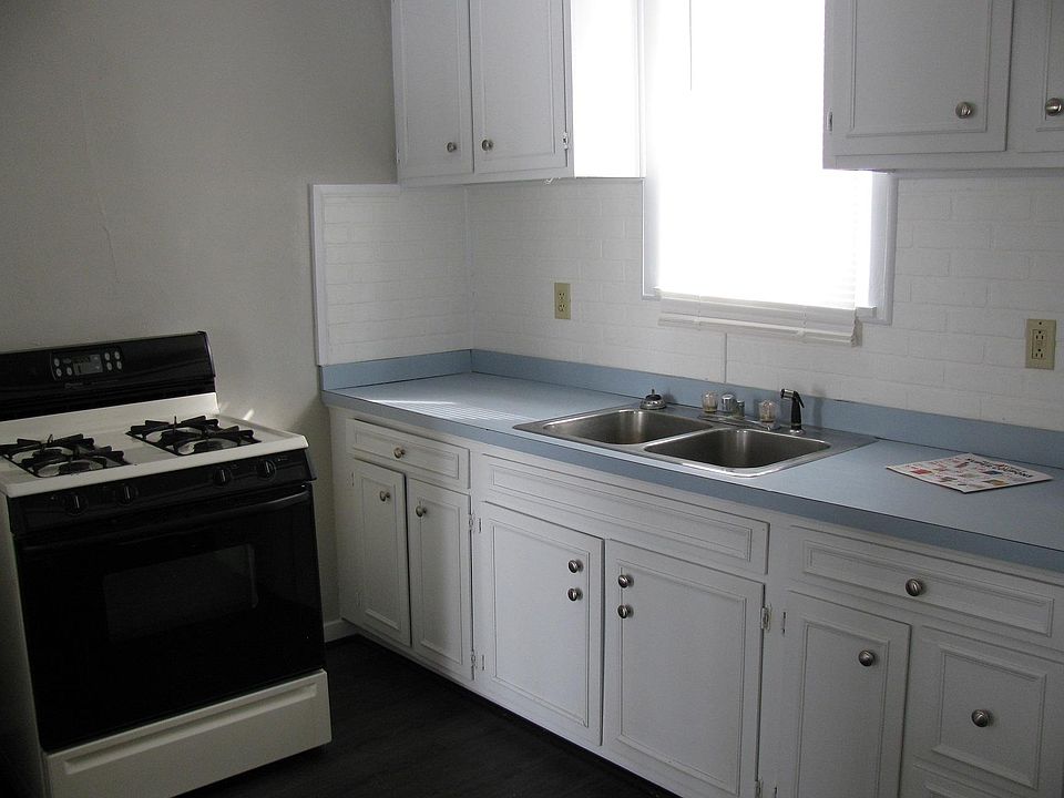 1st image of 602 E Joy St