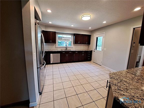 2nd image of 6002 Grainfield Dr