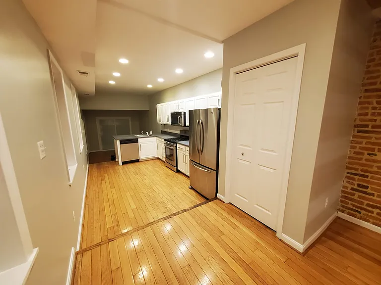 1430 Light St — Photo 3