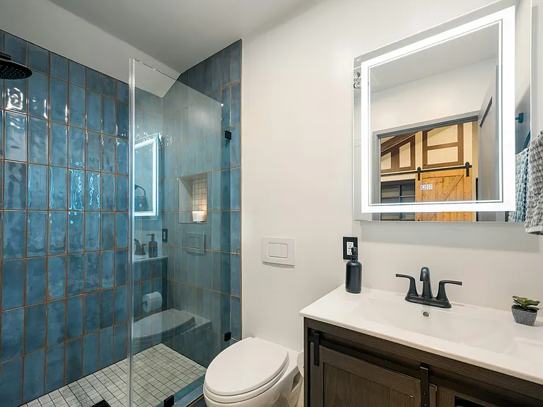 7424 W 85th St — Photo 32