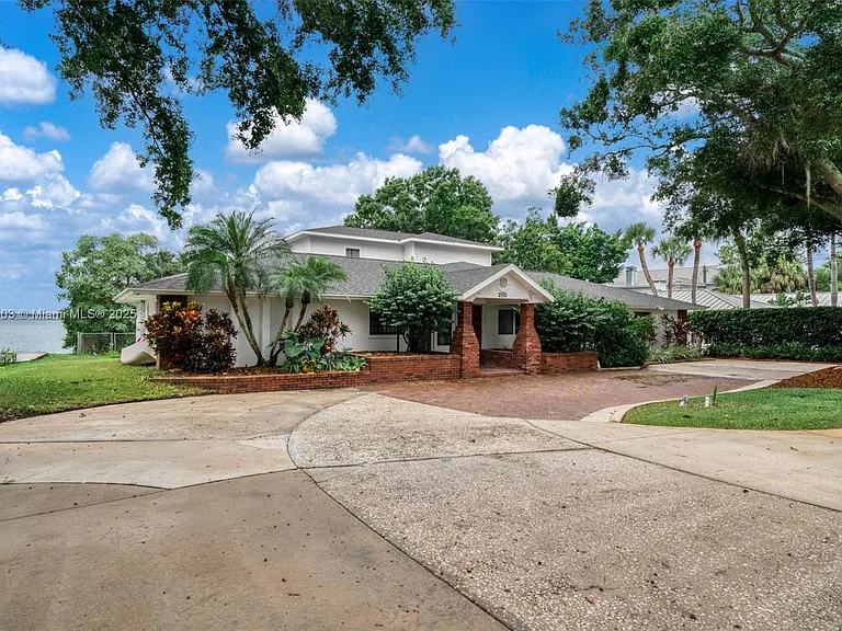 2551 Lakeview Dr — Photo 73