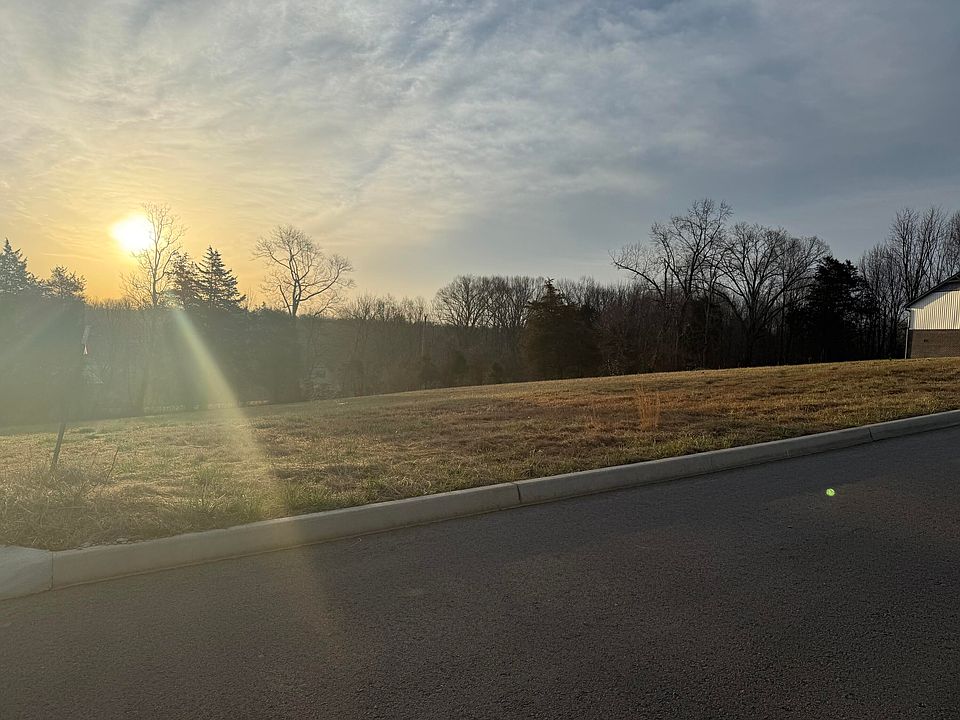2nd image of 522 Lone Oak Dr