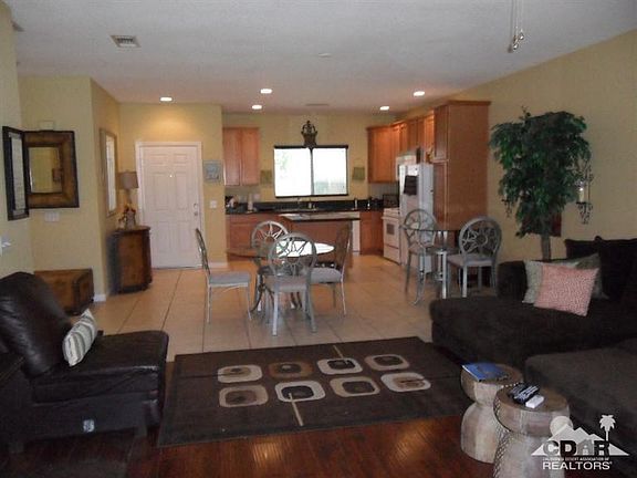 3rd image of 82309 Odlum Dr