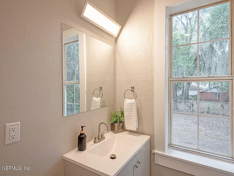 325 Alder St — Photo 36