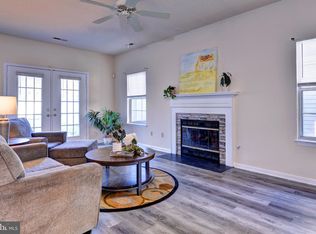 819 E Willow Point Pl, Newport News, VA 23602