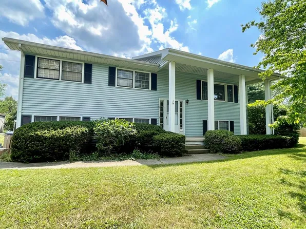 14 Hayes Dr, Horseheads, NY 14845