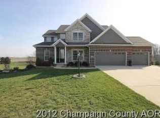 33 Long Grove Dr, Monticello, IL 61856
