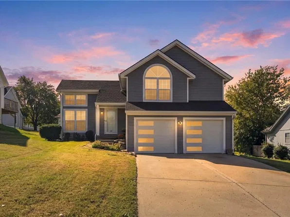3809 Bernard Powell Dr, Kansas City, MO 64127