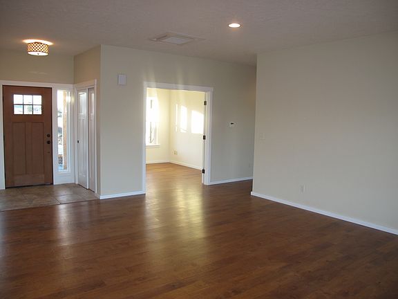 5th image of 120 Fairweather Dr