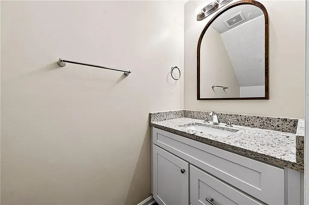 2 bed, 1.5 bath, 952 sqft, $1,500 — Photo 4
