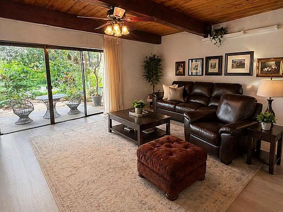 5th image of 701 E Coco Plum Circle #2