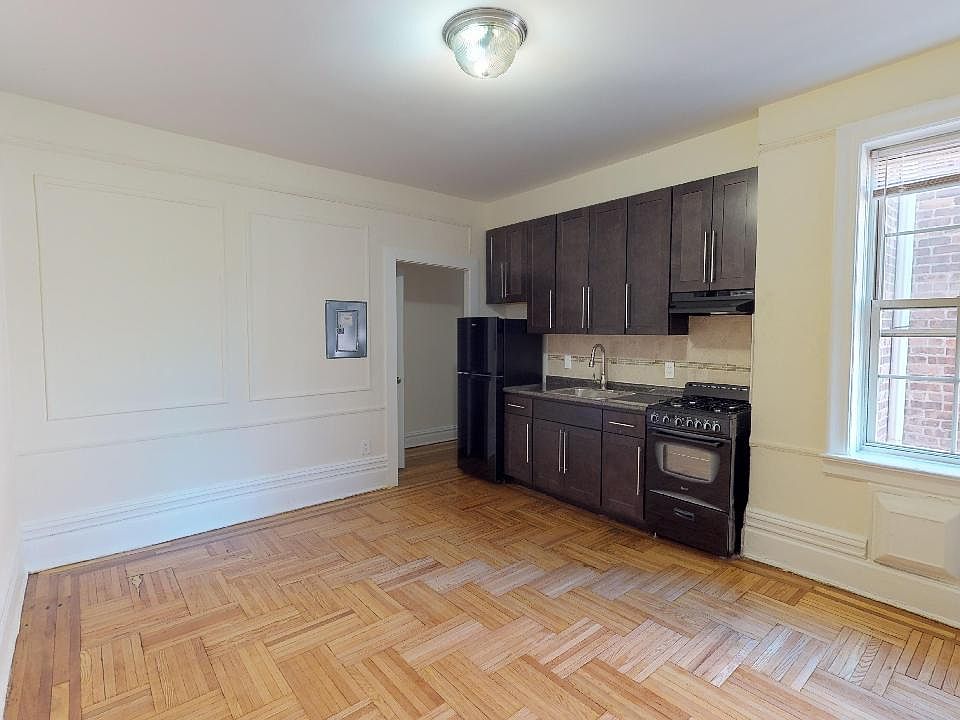 1st image of 28 Duncan Ave APT B2