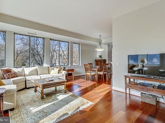 3rd image of 513 W Broad St APT 201