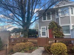 6027 Sunset Ridge Ct, Centreville, VA 20121