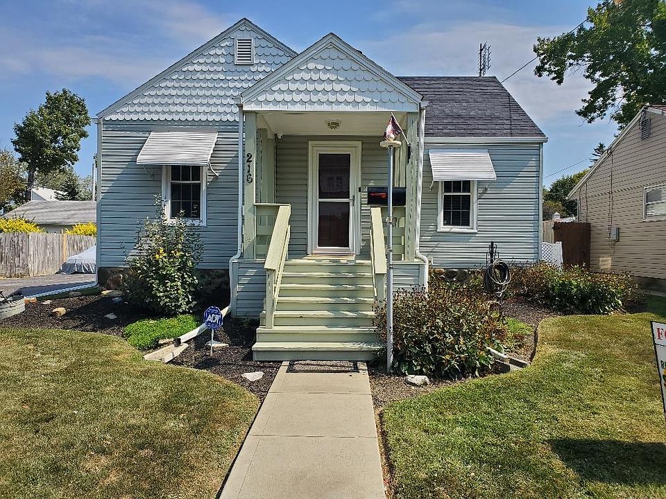 1st image of 216 Spencer St