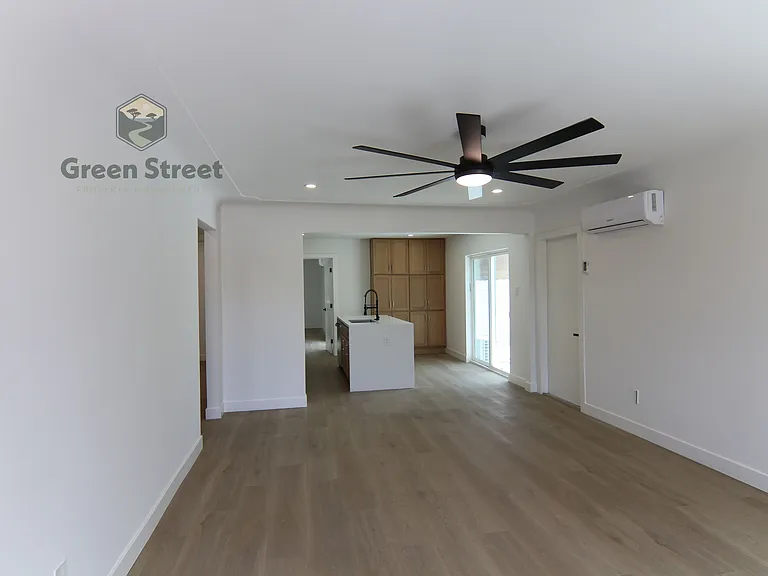 6831 Amherst St — Photo 4
