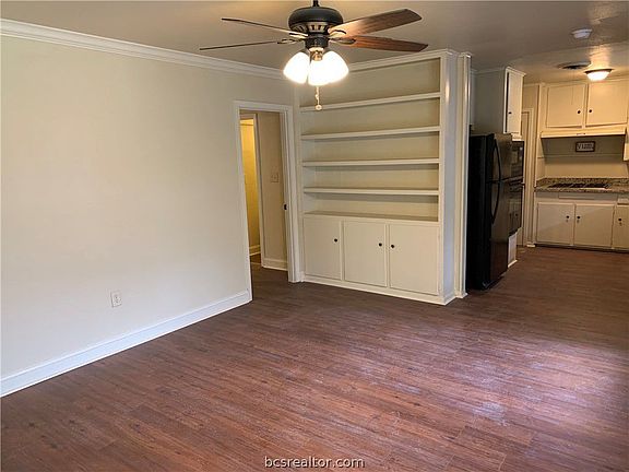 3rd image of 1004 Timm Dr