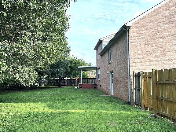 3rd image of 1816 Elizabeth Ct
