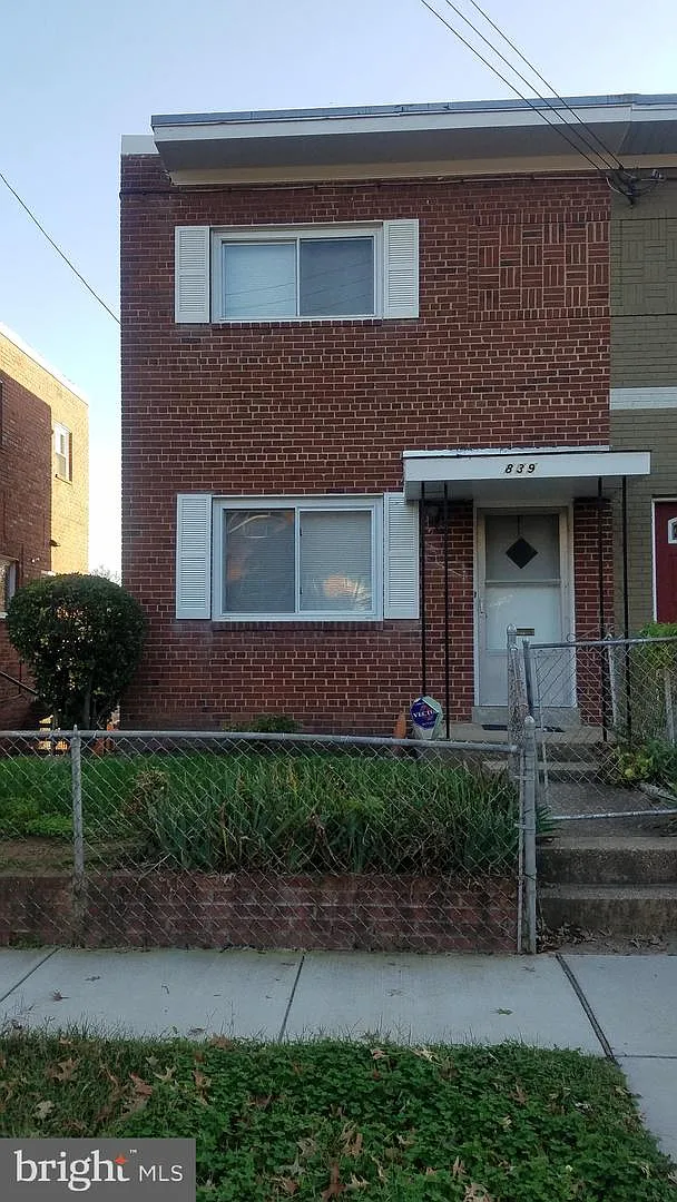 839 Oglethorpe St NE photo 1