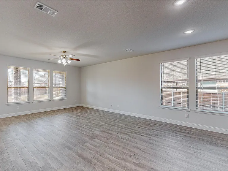 961 Waterview Dr — Photo 16