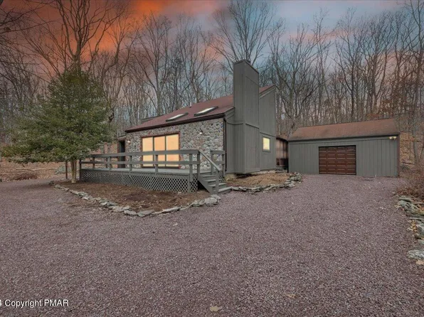 349 Blue Ridge Dr, Canadensis, PA 18325