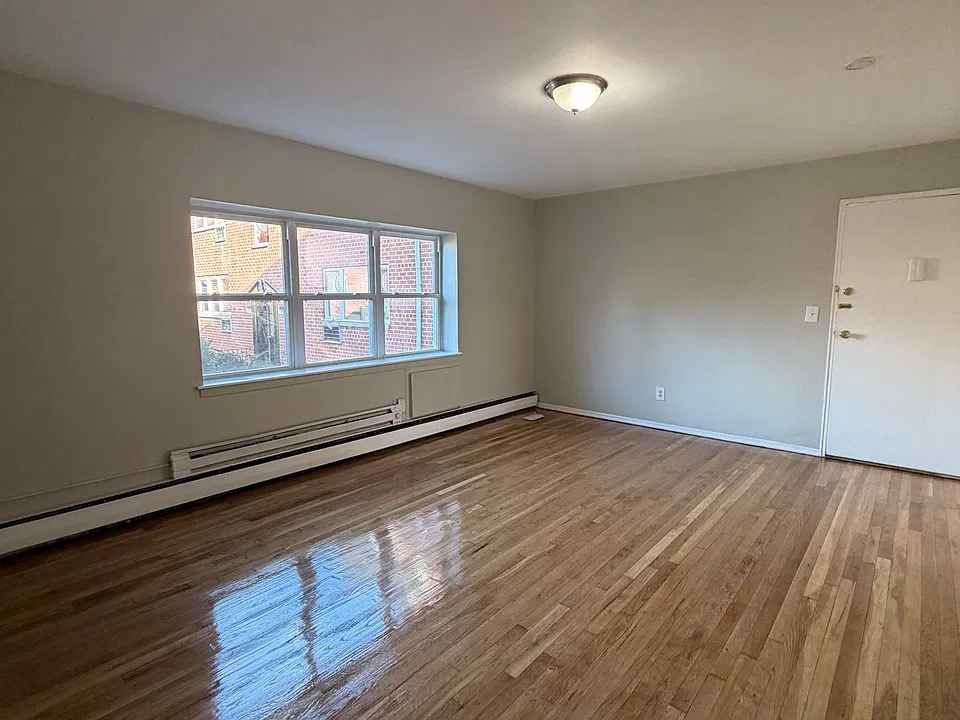111-112 Lincoln Ave #1BA