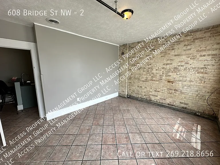 608 Bridge St NW #2 — Photo 13