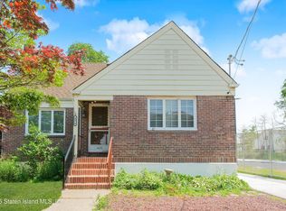 4070 Victory Blvd, Staten Island, NY 10314
