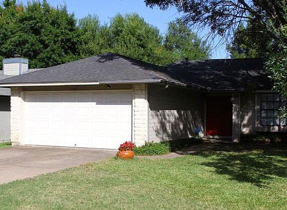 3rd image of 1502 Texas Oak Way