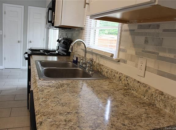 5th image of 1424 Fern Forest Dr