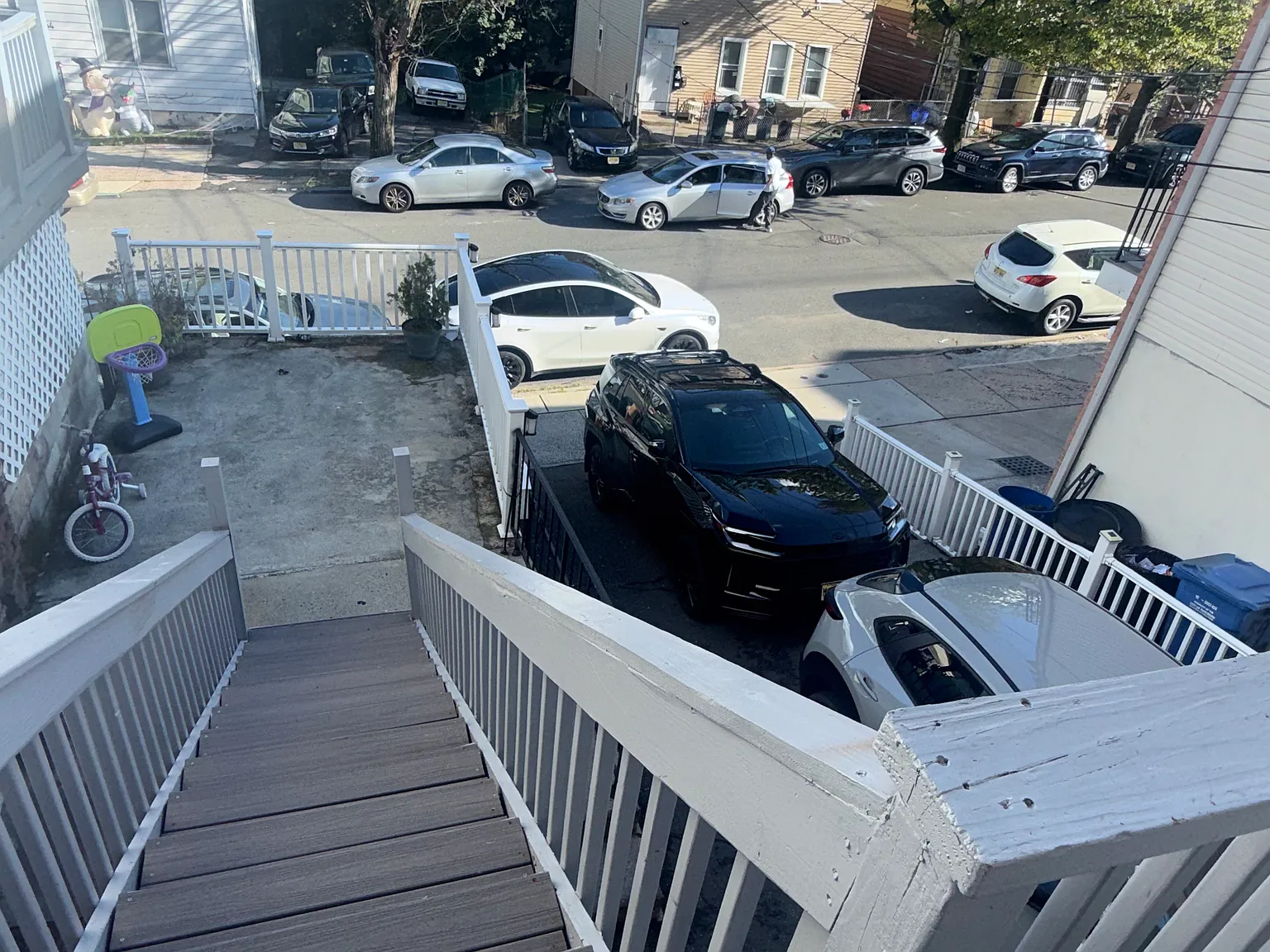 3 bed, $2,300 — Photo 2
