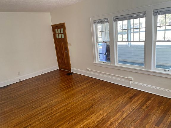 4th image of 2536 E 124th St APT 1