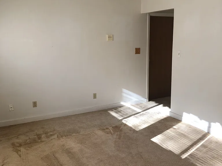 1207 E Union Ave — Photo 4
