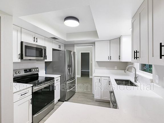 2nd image of 3326 Young St