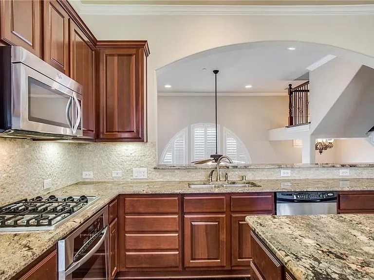 5717 Lois Ln — Photo 34