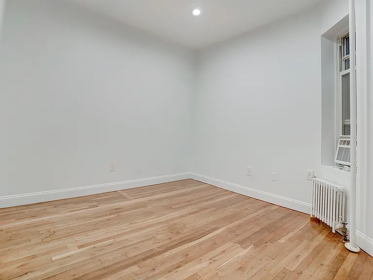 323 W 47th St #2B — Photo 7