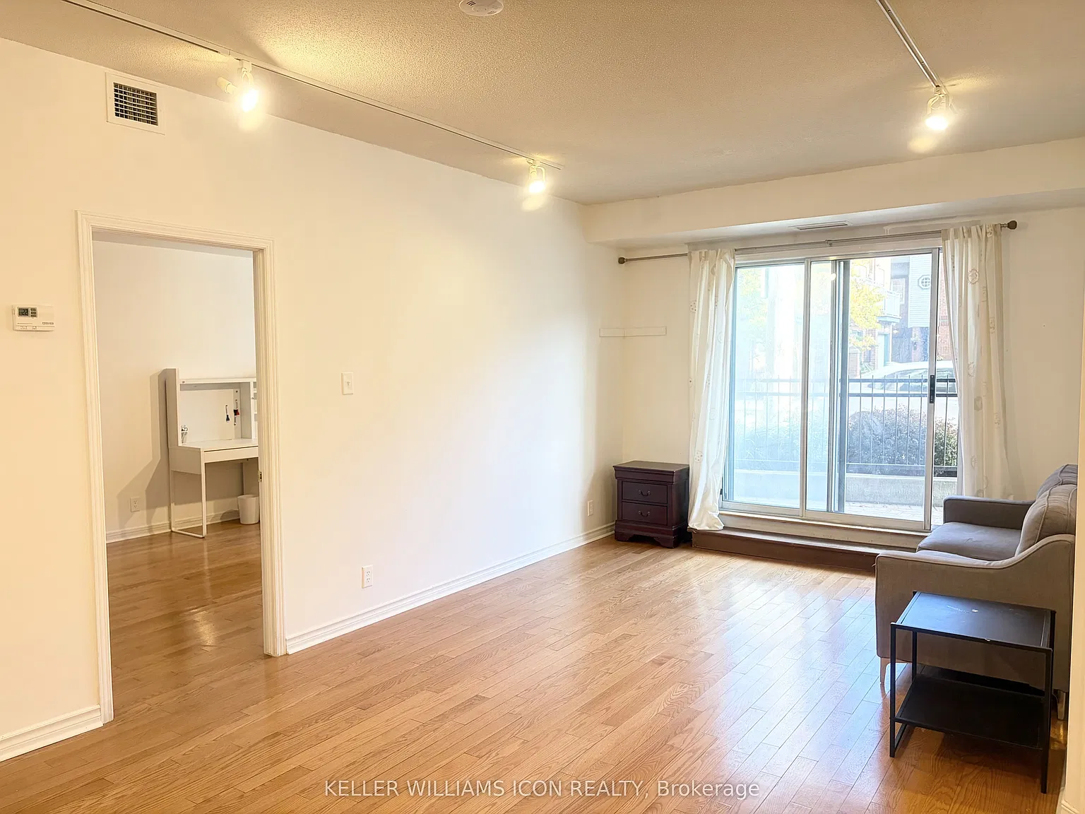 2 bed, $2,300 — Photo 4