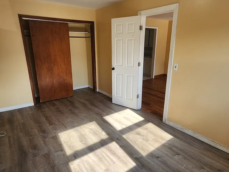 208 Sandford Ave #1 — Photo 9