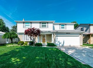 38933 Sutton Dr, Sterling Heights, MI 48310